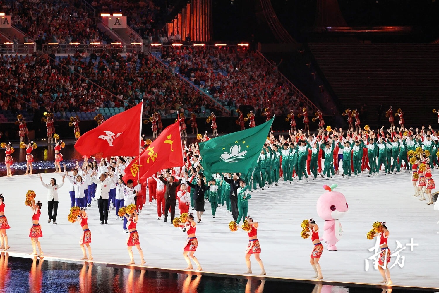 全英羽球超级1000赛｜前冠军对决挫李诗沣 石宇奇决战李佳豪争霸