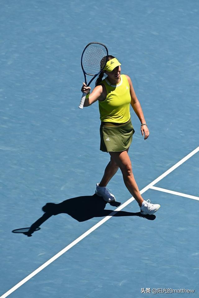 在困境中实 在困境中实