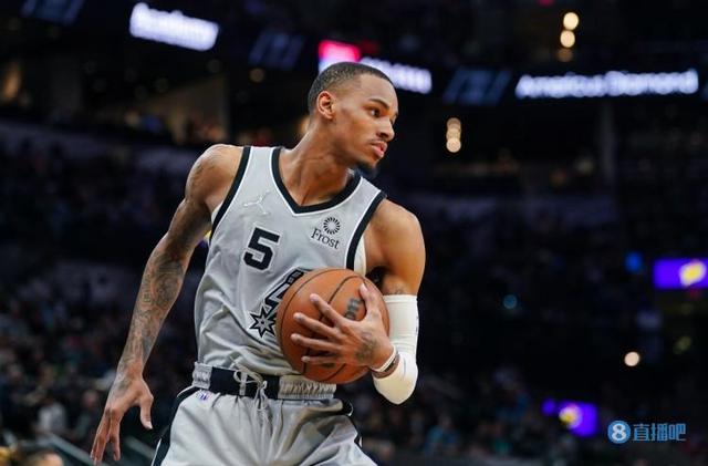 并且在面对 并且在面对